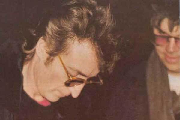 Вбивцю Леннона бояться випускати на свободу