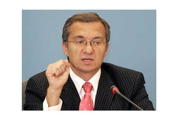 Луценко требует извинений от Секретариата