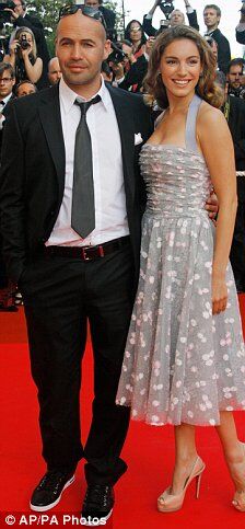 Келли Брук - голая и свободная!