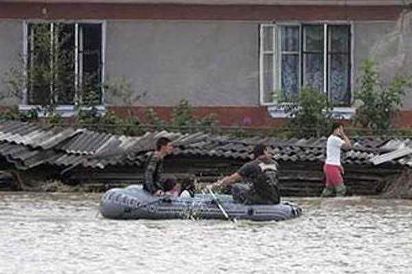 Разрушенные стихией дороги обойдутся стране в миллиард 