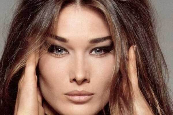 Карла Бруни во всем призналась