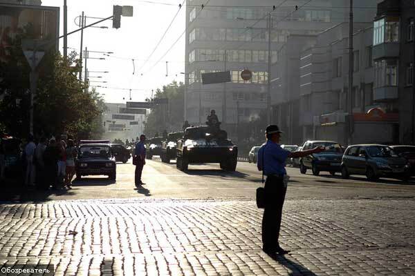 Танки в центрі Києва. ФОТО!