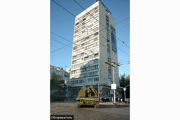 Танки в центрі Києва. ФОТО!