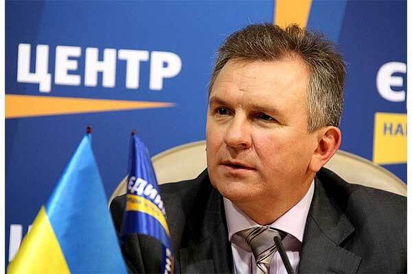 ЕЦ посягнул на дружбу Украины и России