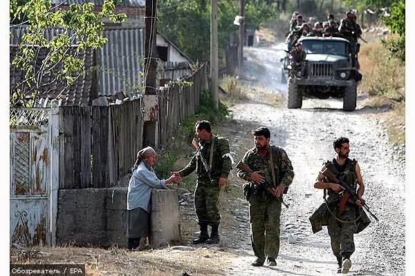 Российские танки вернулись в Гори