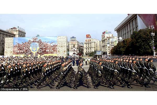В Киеве танки и истребители