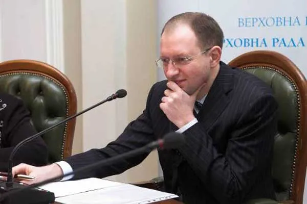 Яценюк едет спасать пострадавших от наводнения 