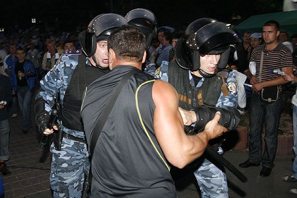 "Столица Киевской Руси приветствует гостей из провинции"