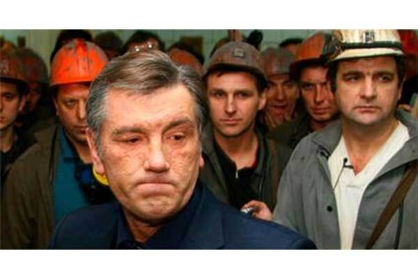 Ющенко поручил премьеру быть попроще с шахтерами