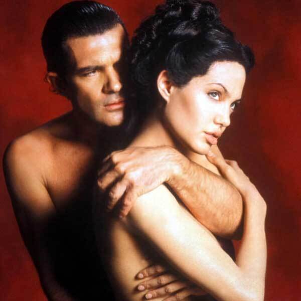 Джоли и Бандерас в эротической фотосессии