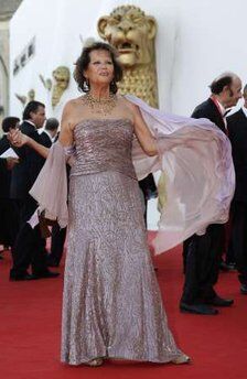 Парад мод на Венецианском фестивале