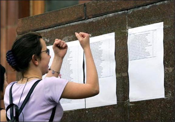 Абитуриентам-"подтопленцам" прибавили неделю