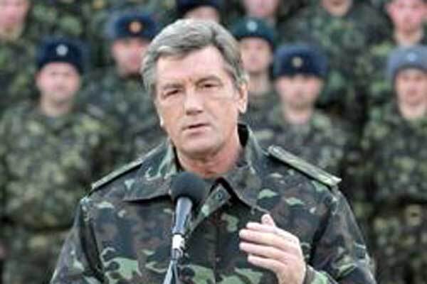 Ющенко оточив себе генералами