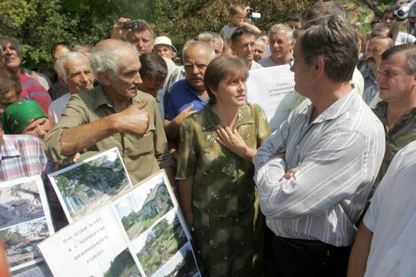 Ющенко продолжает турне по Западной Украине