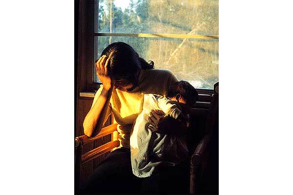 Из-за измены мужа жена отравила ядом себя и ребенка