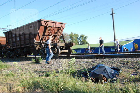 Трагедия на Петровке: товарный поезд убил мужчину (ВИДЕО)
