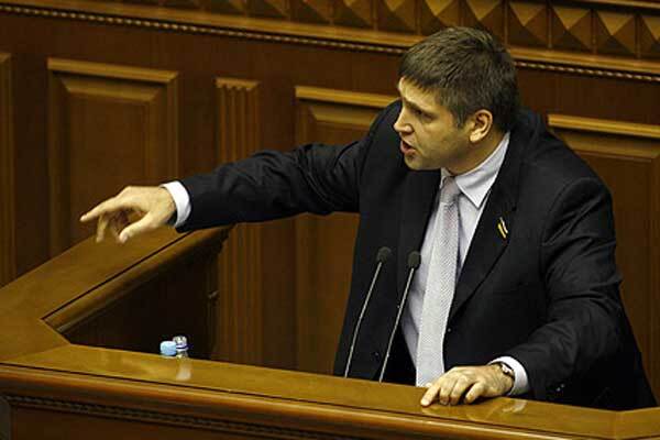 "Регионалы" не исключают возврат к Конституции 1996 года