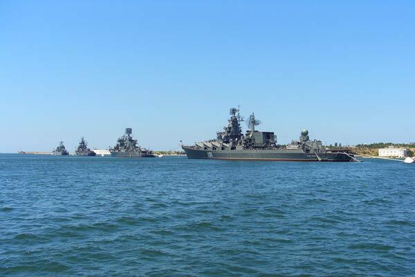 Янукович требует разобраться с американским кораблем