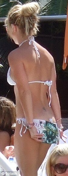 Бритни Спирс показалась в купальнике