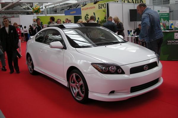 На Столичном Автошоу предложат автомобили, руку и сердце