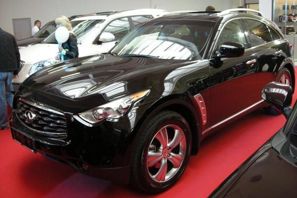 На Столичном Автошоу предложат автомобили, руку и сердце