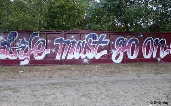 Фото дочери Брайена Мэя с концерта Queen в Харькове