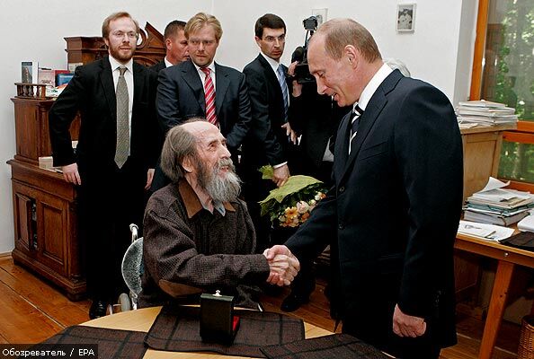 Нобелевский лауреат Солженицын был стукачом НКВД?