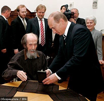 Нобелевский лауреат Солженицын был стукачом НКВД?
