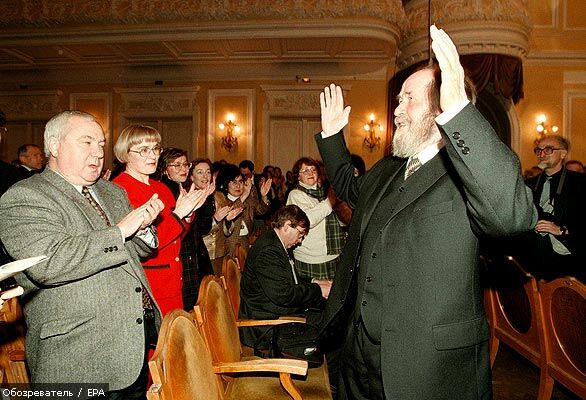 Нобелевский лауреат Солженицын был стукачом НКВД?