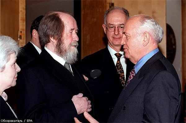 Нобелевский лауреат Солженицын был стукачом НКВД?