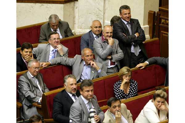 Фракция НУ-НС вышла из коалиции