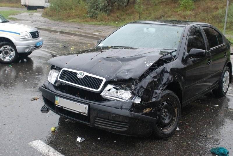 На улице Заболотного столкнулись четыре авто