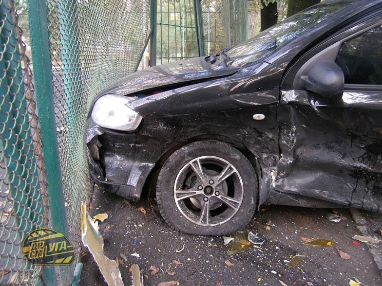 Лихач разбил Aveo и скрылся с места аварии