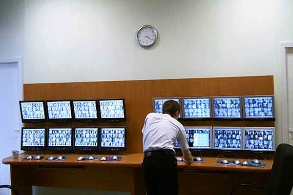 Глазастые стены. Как за нами следят в офисах