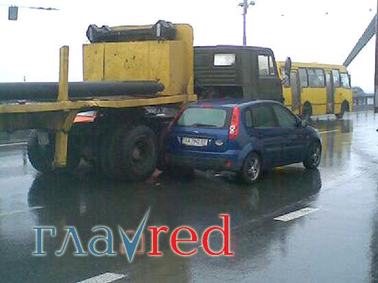 Из-за ДТП возле Московского моста образовалась тянучка