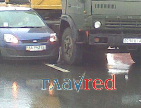 Из-за ДТП возле Московского моста образовалась тянучка