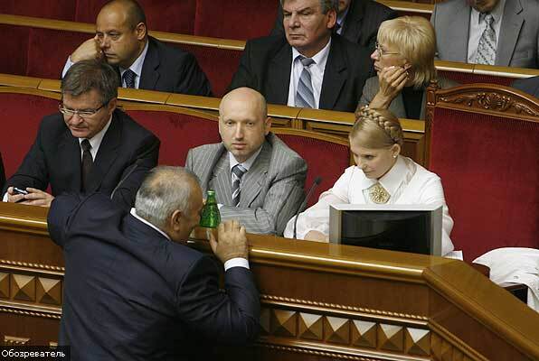 ЮТ подарувала Януковичу мову та міліціонерів, 24 сентября 2008