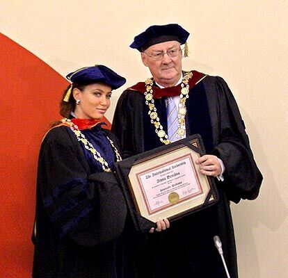 Оксфордские эксперты наградили Бережную и Кивалова