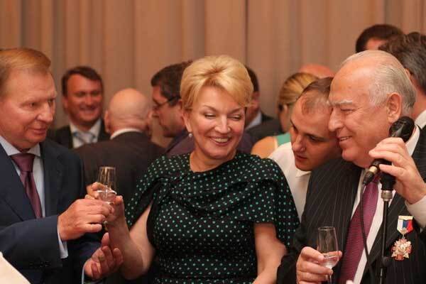 Топ-5 украинских политиков, которые чаще всех пьют на людях