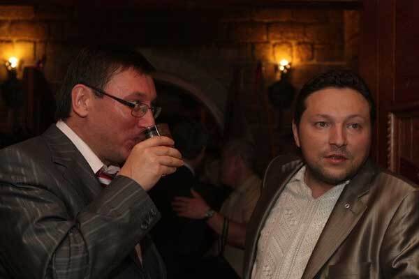 Топ-5 украинских политиков, которые чаще всех пьют на людях