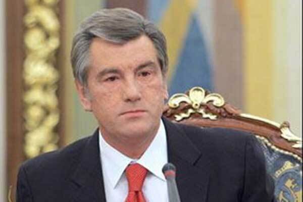 Ющенко не понимает, почему в Украине так много вузов