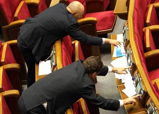 Труна на коліщатках вже на порозі Ради