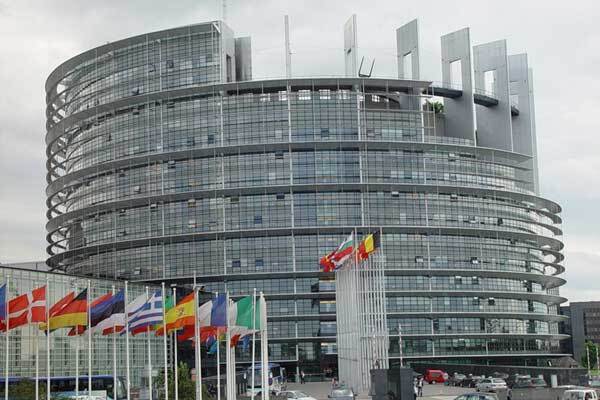 Европарламент хочет заморозить помощь России