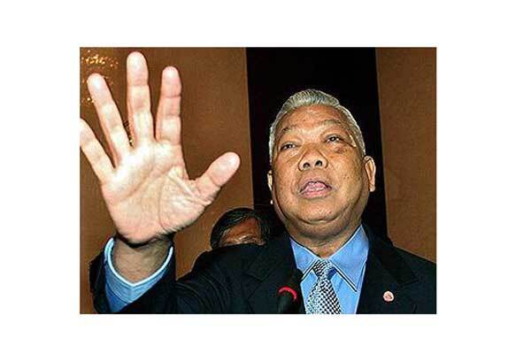 Премьер-министр Таиланда отказался уходить в отставку