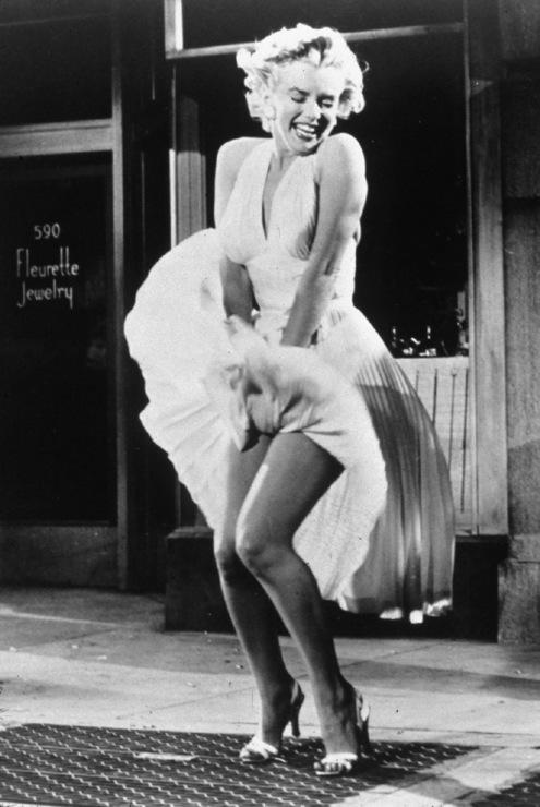 Мэрилин Монро - фотосессия с развевающейся юбкой