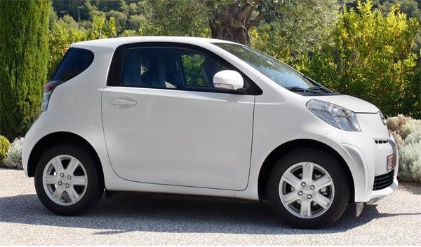 Toyota iQ появится в продаже в начале 2009 года