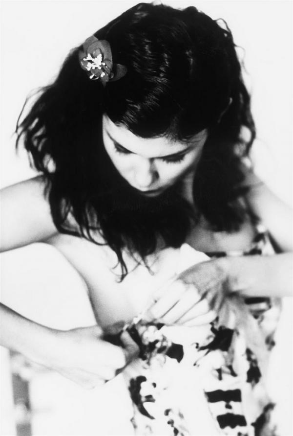 Одри Тоту в образе дешевой проститутки