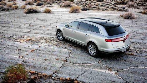 Серийный кроссовер Lincoln MKT дебютировал в Детройте