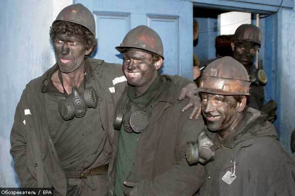 На Донеччині рятують гірників із палаючої шахти