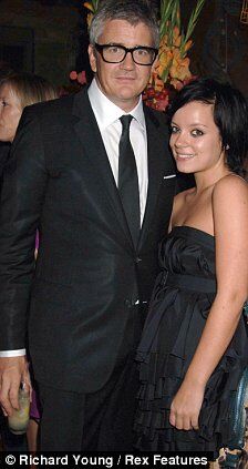 Лили Аллен жирует на яхте с миллионером